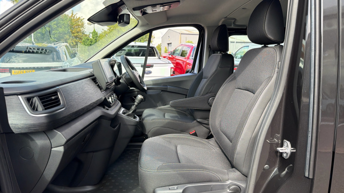 Renault Trafic Lwb Diesel LL30 Blue dCi 150 Extra [Safety] Crew Van - Image 13